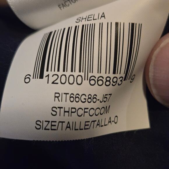 BCBGMAXAZRIA Sheila Metallic Silk Ruffle Sleeve Dress Size 0 - Picture 5 of 16